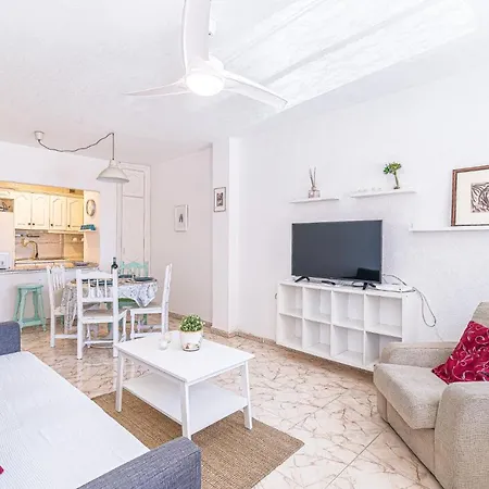Alquilaencanarias Playa El Cabezo 엘메다노